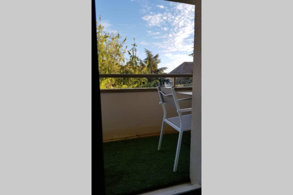 Superbe studio de 30m2 proche de Paris Poissy Exterior foto