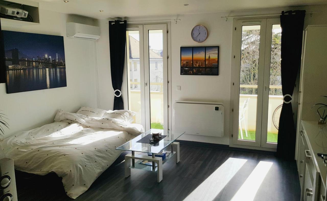 Superbe studio de 30m2 proche de Paris Poissy Exterior foto